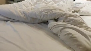 火辣的克里斯汀·普莱斯和肯德尔·卡森让布兰妮·安布尔高潮!