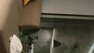 继妹“我看到你之前在看我的酥胸，我知道你想睡我”