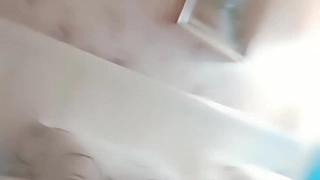 男人的肌肌放进女人的肌肌车震，口爆，手势验证