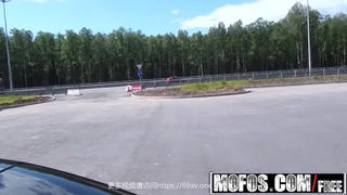 眼镜御姐轻熟女超模身材，粉色蝴蝶逼，搔首弄姿热舞自慰第02集