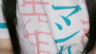 健身少女Yumi Sin在免费视频中被操乳房和阴道