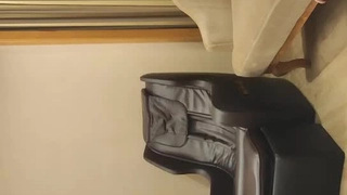 经常流鼻血的原因反差女教师第一次被颜射有点害羞